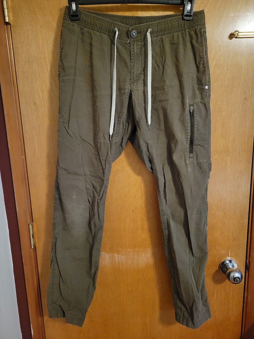 Men's Vuori Olive Green Pants Size Medium